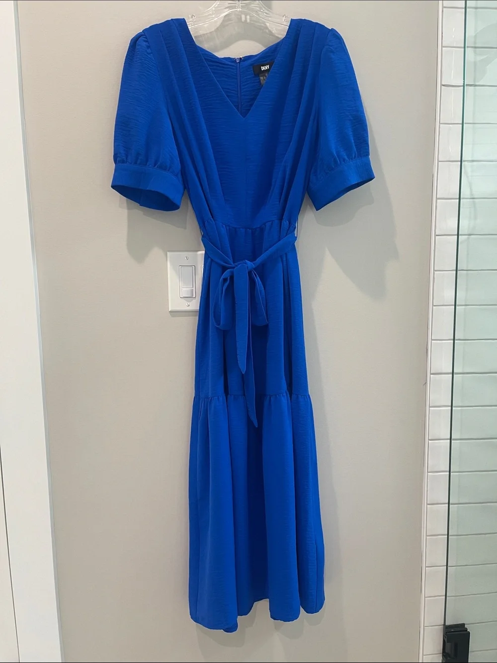 DKNY Size 10 V-Neck Midi Dress with belt - Picture 1 of 9
